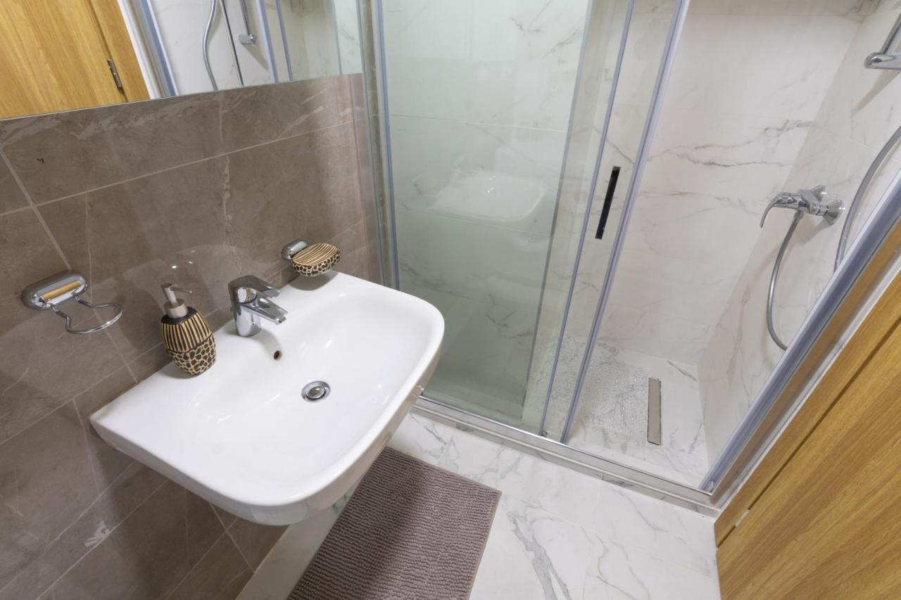 Modern ǀ 1 Bedroom ǀ Wifi Skopje Esterno foto
